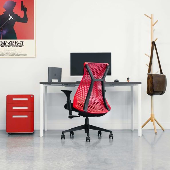 Home Office einrichten - Schreibtisch und Bürostuhl